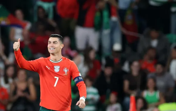 كريستيانو رونالدو في ملعب جوزيه ألفالادي في لشبونة (Cristiano Ronaldo at Jose Alvalade stadium in Lisbon). مصدر الصورة: PATRICIA DE MELO MOREIRA / AFP
