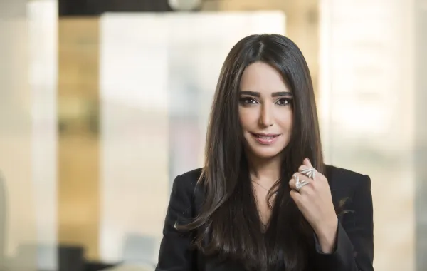 المصممة اللبنانية طرفة عيتاني مؤسسة علامة Falamank - الصورة من العلامة  