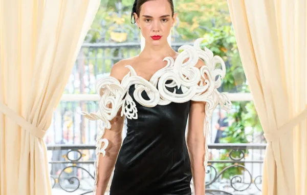 يانينا الأزياء الراقية خريف 2025 Yanina- مصدر الصورة Launchmetrics/Spotlight ©