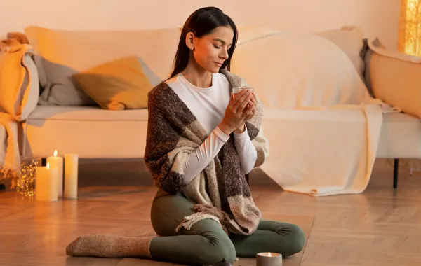 سيدة تستعد لاحتفالات رأس السنة - Image by pikisuperstar on Freepik