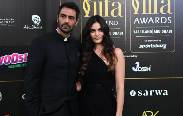 أرجون رامبال وغابرييلا ديميتريادس في أبو ظبي (Gabriella Demetriades and Arjun Rampal in abu dhabi). مصدر الصورة: Ryan LIM / AFP