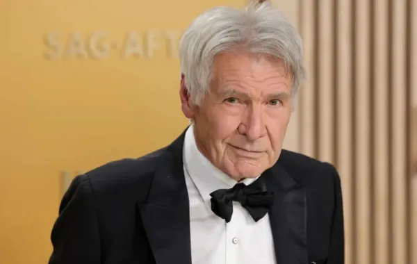 هاريسون فورد في حفل توزيع جوائز نقابة ممثلي الشاشة السنوي الحادي والثلاثين في قاعة Shrine Auditorium and Expo Hall في لوس أنجلوس، كاليفورنيا - مصدر الصورة: Savion Washington/GA/The Hollywood Reporter via Getty Images