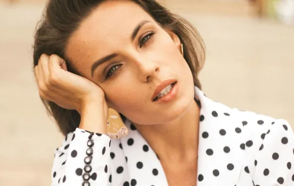 امرأة تشعر بالحزن- المصدر: pexels-kate-gundareva