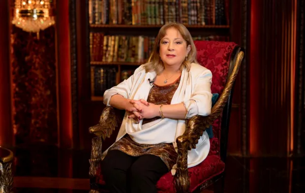 سمية الألفي - الصورة من حساب ابنها أحمد الفيشاوي على انستغرام