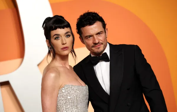 كاتي بيري Katy Perry وأورلاندو بلوم Orlando Bloom في حفل توزيع جوائز أوسكار. مصدر الصورة: Michael Tran / AFP