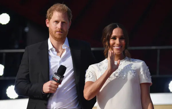 الأمير هاري وميغان ماركل خلال مهرجان في نيويورك (Prince Harry and Meghan Markle during a festival in New York). مصدر الصورة: ANGELA WEISS / AFP