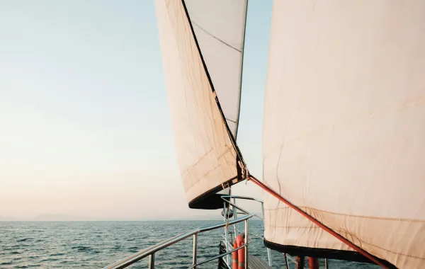 مهرجان "شراع" للسفن الخشبية - الصورة تعبيرية من pexels by airarmdphoto