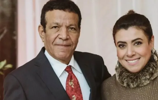 نشوى مصطفى برفقة زوجها الراحل- الصورة من حسابها الرسمي على فيسبوك