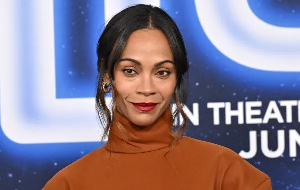 زوي سالدانا في لوس أنجلوس ( Zoe Saldana in Los Angeles ). مصدر الصورة:LISA O'CONNOR / AFP