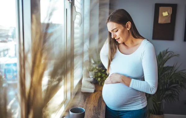 صورة لحامل تتوجع