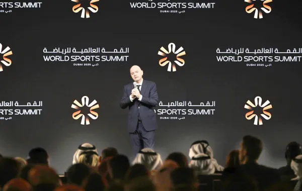 جياني انفانتينو، رئيس الاتحاد الدولي لكرة القدم خلال القمة العالمية للرياضة – الصورة من وكالة الأنباء الإماراتية "وام"