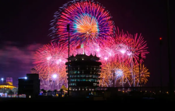 الألعاب النارية تزين حلبة البحرين الدولية - الصورة من الموقع الرسمي لحلبة البحرين