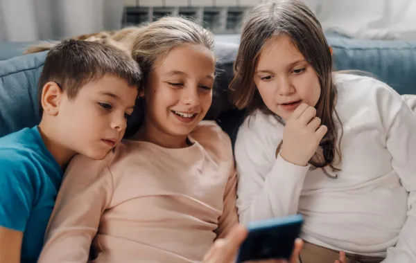 هل غيّرت فيديوهات الثواني طريقة تفكير المراهقين