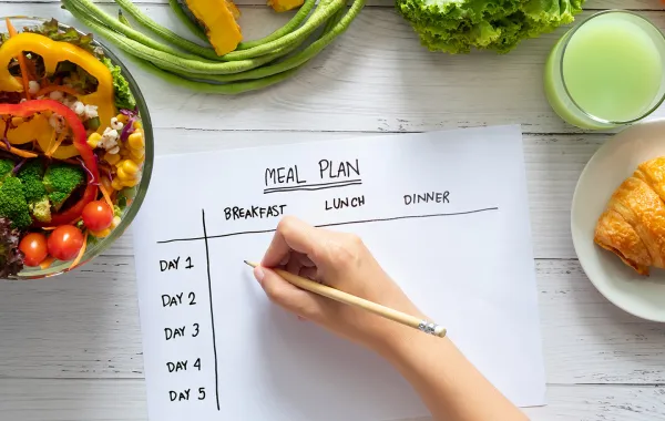 تعلّمي كيف تأكلين وتختارين الأطعمة الغنية