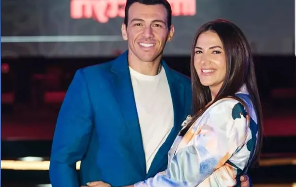 رامي رضوان وزوجته دينا سمير غانم - الصورة من حسابه على إنستغرام