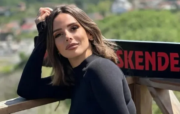 إيمان العاصي - الصورة من صفحتها على إنستغرام