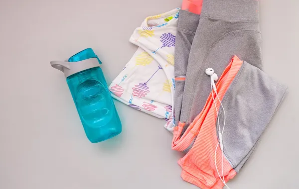 ملابس رياضية نسائية