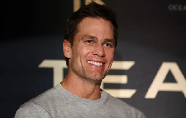 توم برادي خلال قمة قادة الفريق في فلوريدا (Tom Brady during Team Brady's Leaders' Summit in Florida)- مصدر الصورة: (Photo by Megan Briggs / GETTY IMAGES NORTH AMERICA /  Getty Images via AFP)