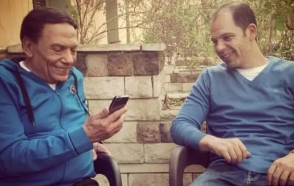 رامي إمام مع والده عادل إمام- الصورة من حساب رامي على إنستغرام