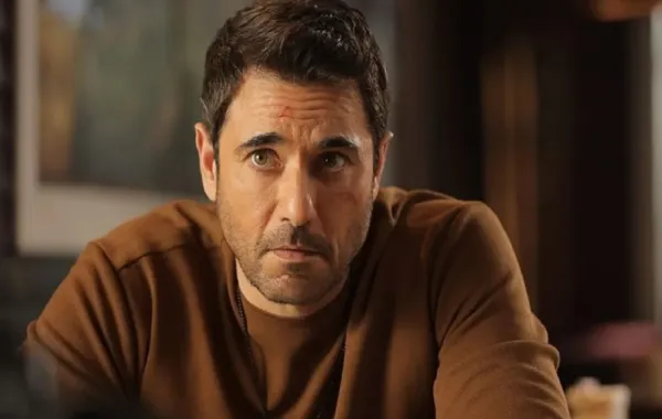 أحمد عز - الصورة من الشركة المنتجة لـ فيلم ولاد رزق