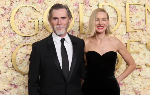 ناعومي واتس وبيلي كوردوب في كاليفورنيا ( Naomi Watts and Billy Crudup in California ). مصدر الصورة: Etienne Laurent / AFP