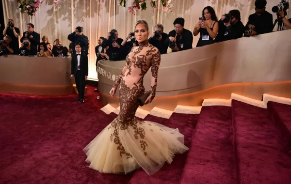 النجمة جينيفر لوبيزJennifer Lopez في غولدن غلوب 2026- (مصدر الصورة Frederic J. Brown / AFP)
