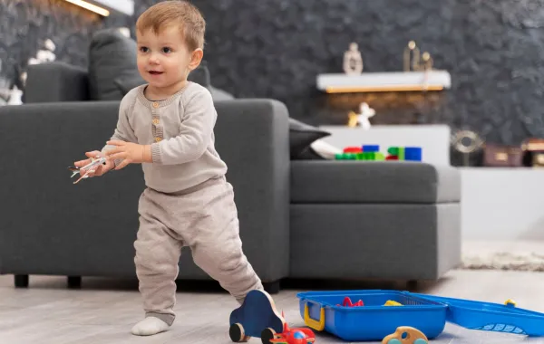 صورة تعبر عن نمو صحي للطفل