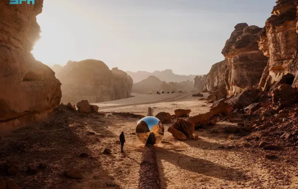 فنون العلا تقيم معرضها الفني في الهواء الطلق. الصورة من وكالة الأنباء السعودية "واس"