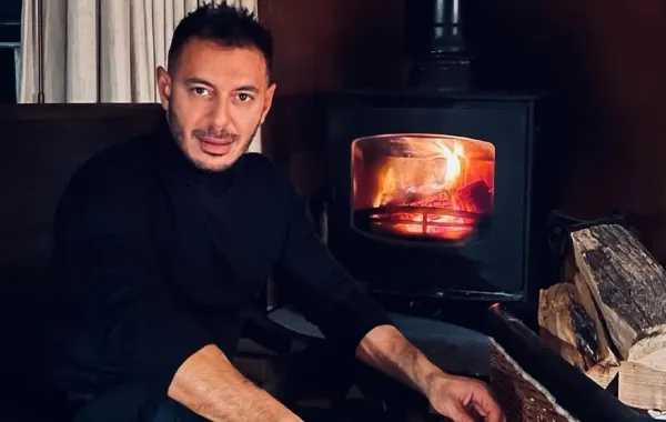 مصطفى شعبان يرزق بمولودته الأولى من هدى الناظر