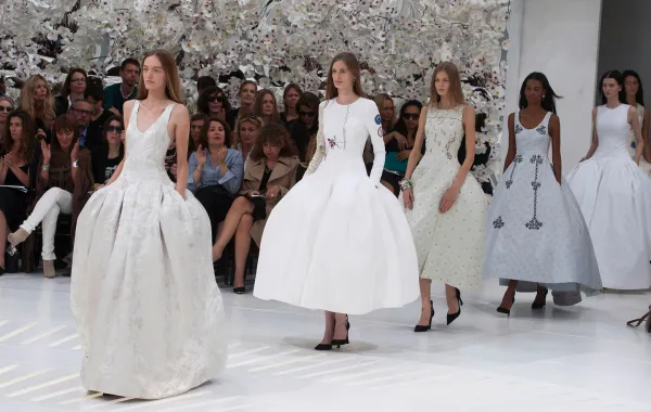 فساتين من كريستيان ديور Christian Dior- الصورة من Launchmetrics/Spotlight ©