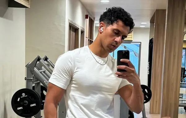 قبل بدء عرضه.. الترويج لمسلسل عصام عمر الجديد بطل العالم بأغنية جديدة