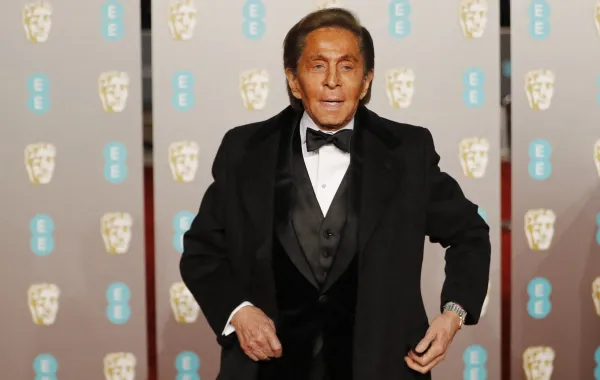 فالنتينو غارافاني في لندن (Valentino Garavani in London ). مصدر الصورة: Tolga AKMEN / AFP