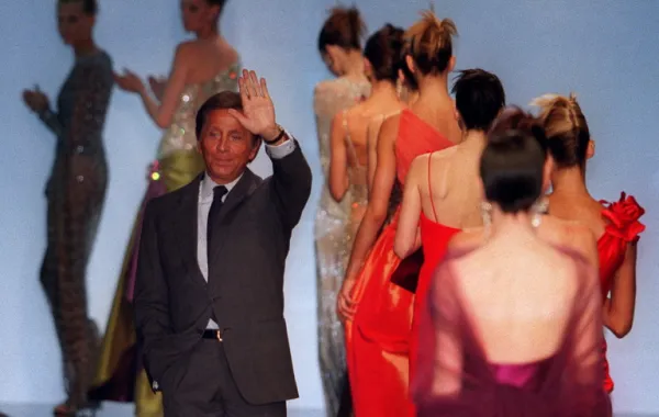 فالنتينو Valentino - مصدر الصورة JEAN-PIERRE MULLER / AFP