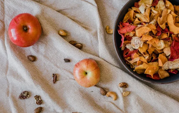 الفواكه الطازجة والفواكه المجففة يدعمان للصحة_ المصدر: pexels-rdne