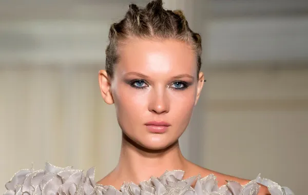 تطبيق مكياج