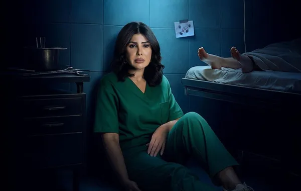 إلهام الفضالة على بوستر مسلسل أثر بارد- الصورة من صفحة منصة شاهد على إنستغرام