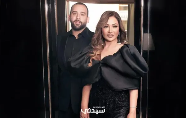 ليلى علوي وابنها خالد من جلسة تصوير خاصة لسيدتي