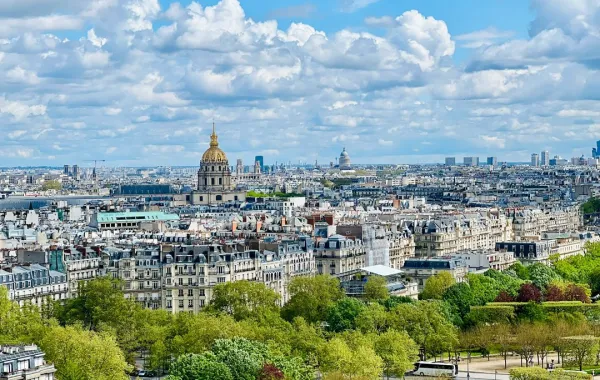 باريس وجهة سياحية شهيرة