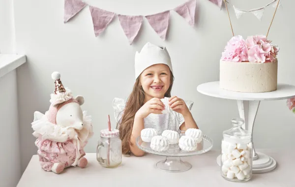 صورة يوم ميلاد طفلة بطابع شتوي