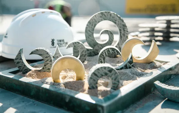 أحد أعمال ملتقى طويق للنحت في العاصمة الرياض. الصورة من الحساب الرسمي للرياض آرت على منصة x