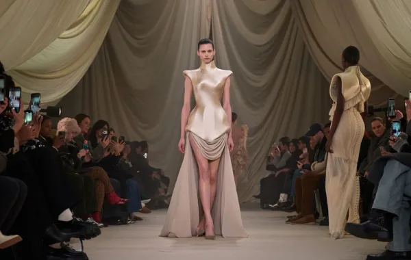 آشي ستوديو Ashi Studio في أسبوع باريس للموضة 2026- الصورة من Launchmetrics/Spotlight©