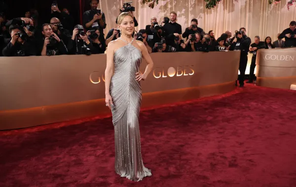 كيت هدسون Kate Hudson في غولدن غلوب 2026- (مصدر الصورة Michael Tran / AFP)