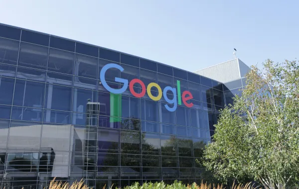 شركة جوجل - الصورة من unsplash by alban