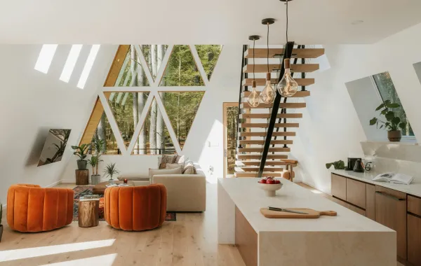 منزل جبلي يتبع النمط المفتوح في التصميم