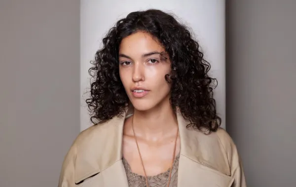  ليف إن للشعر الكيرلي