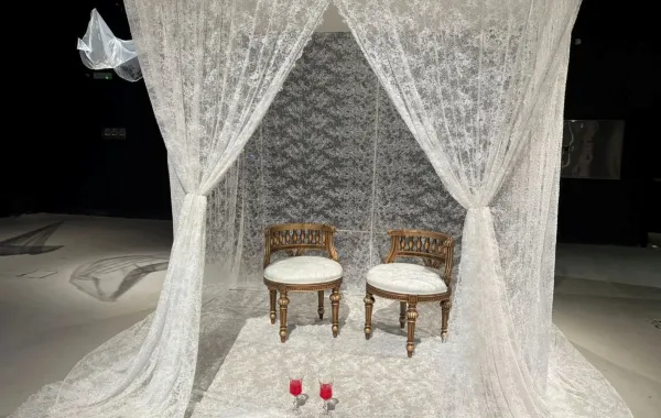 إحدى المشاركات من معرض ليلة عمر- الصورة  خاصة بسيدتي من  تصوير زكية البلوشي