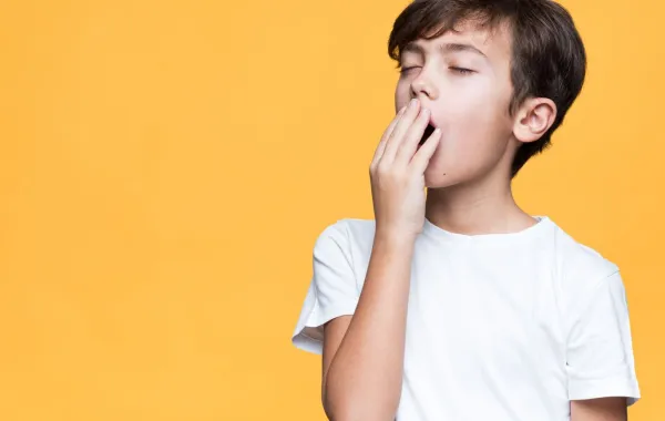 صورة تعبر عن طفل كسول