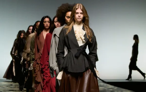 ألبيرتا فيريتي Alberta Ferretti- الصورة من المكتب الإعلامي 