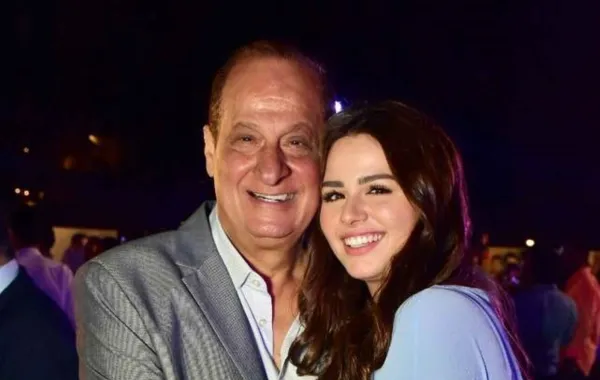 هاني مهنا وابنته هنادي - الصورة من حساب هاني مهنا على الفيس بوك