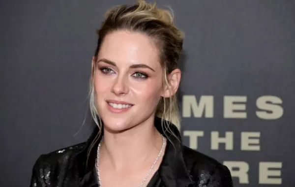 كريتسين ستيوارت Kristen Stewart attends "Crimes Of The Future" New York Premiere at Walter Reade Theater on June 02, 2022 in New York City. Theo Wargo / GETTY IMAGES NORTH AMERICA / Getty Images via AFP